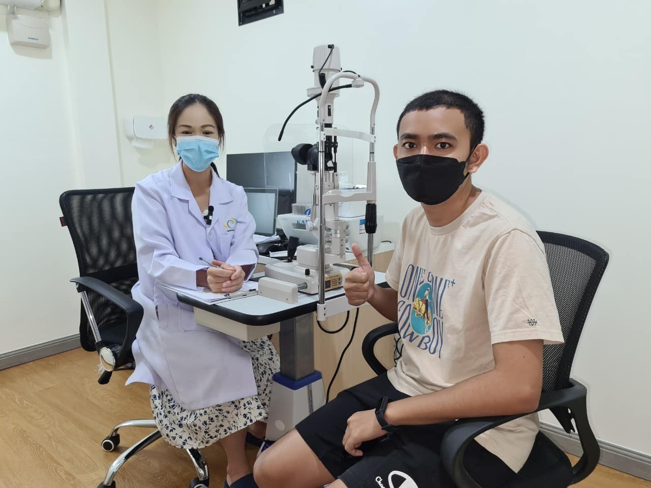คุณโฟลค์ นายสิบ คริสตัล